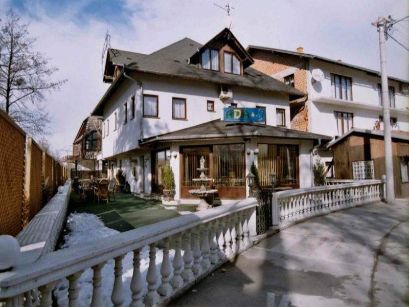 Ada S Hotel Bihać Esterno foto